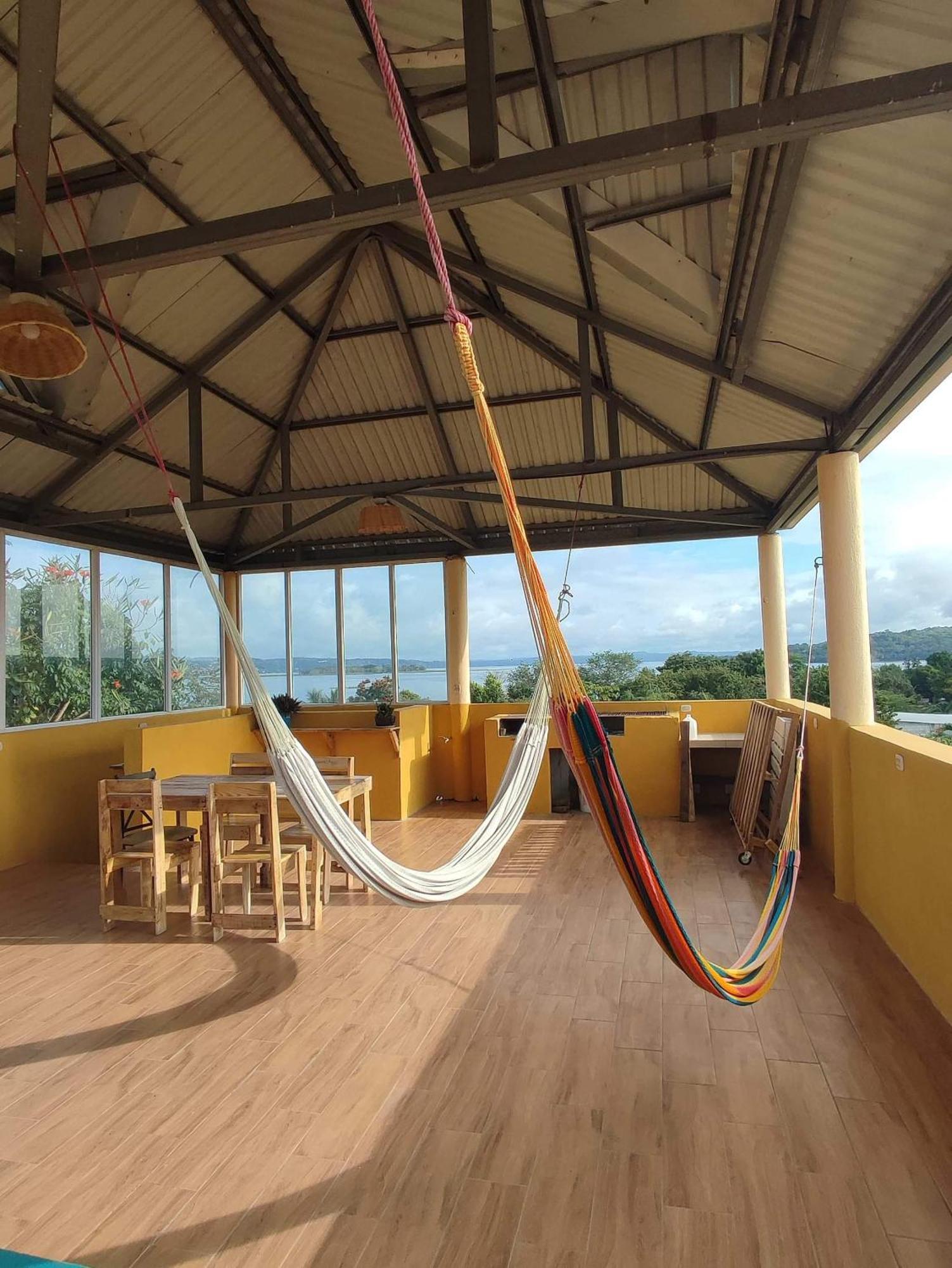 Хостел La Casa Colorada San Benito Екстер'єр фото