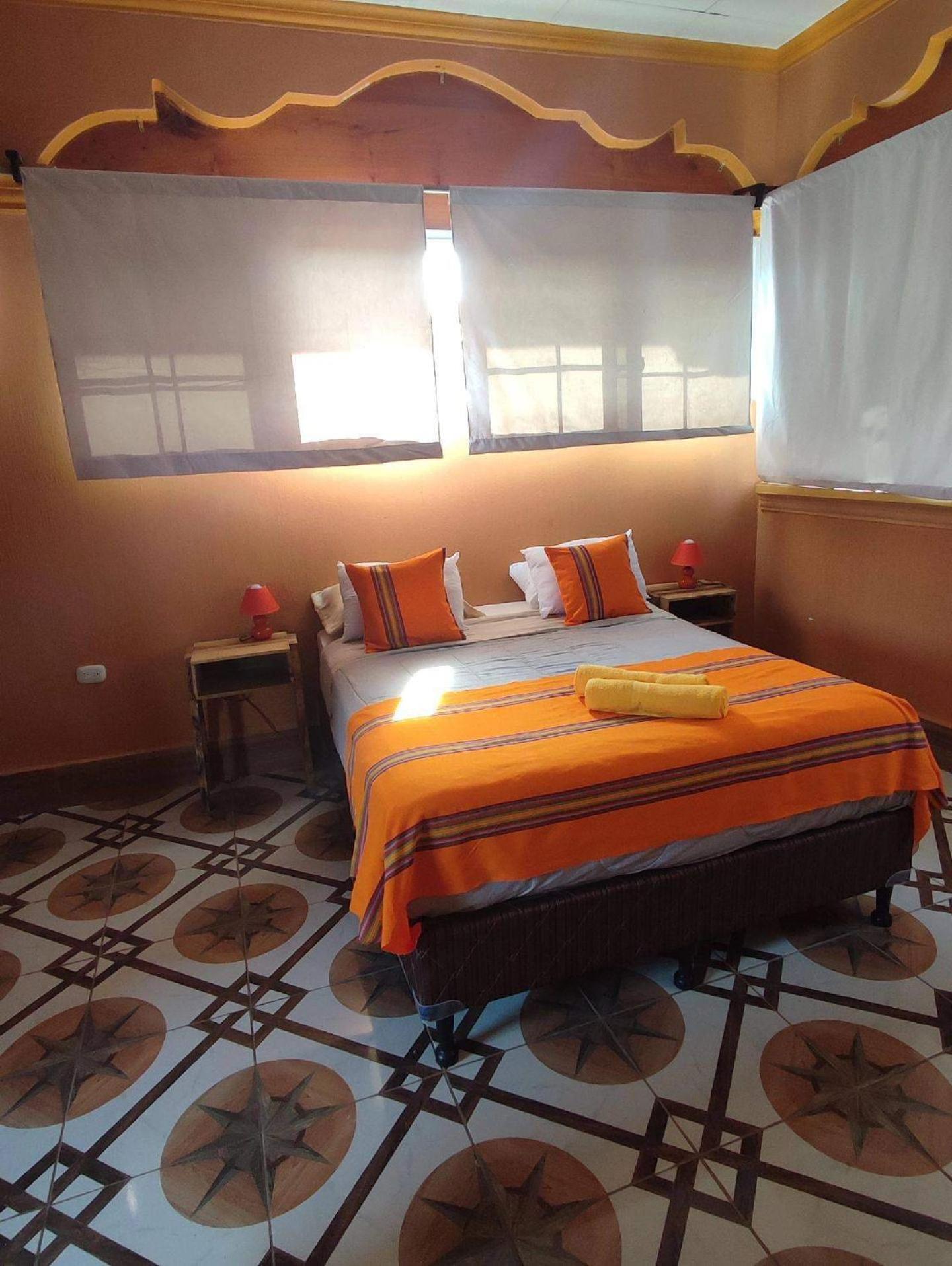 Хостел La Casa Colorada San Benito Екстер'єр фото